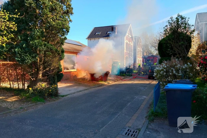 Bouwcontainer geblust door brandweer