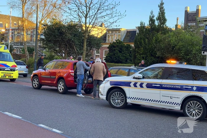 Automobilist rijdt door na aanrijding