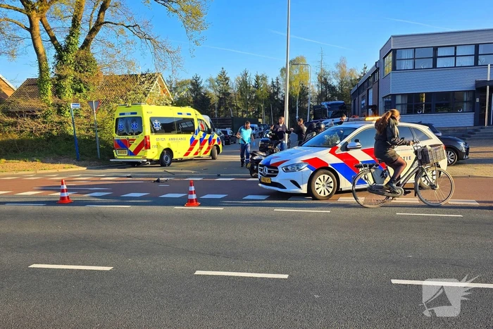 Scooterrijder gewond bij aanrijding met automobilist