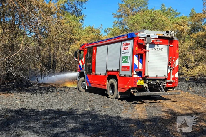 Rook waargenomen op heide brandweer blust brand
