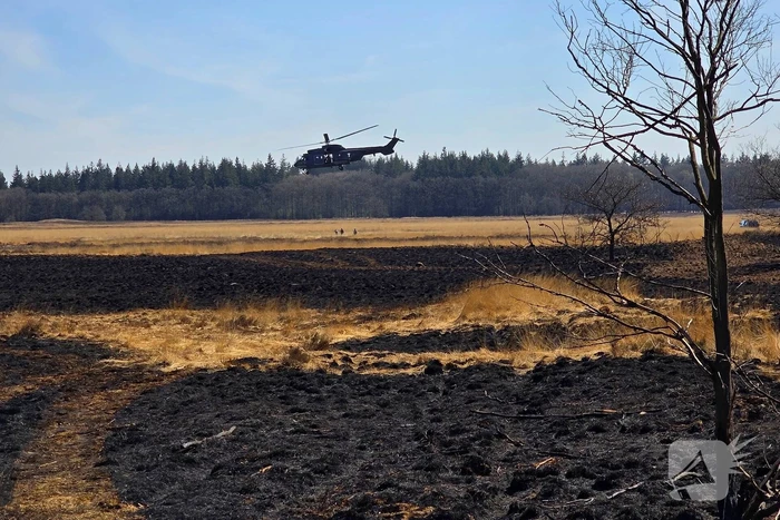 Rook waargenomen op heide brandweer blust brand