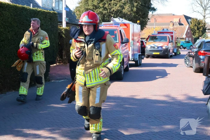Brand op dak snel onder controle