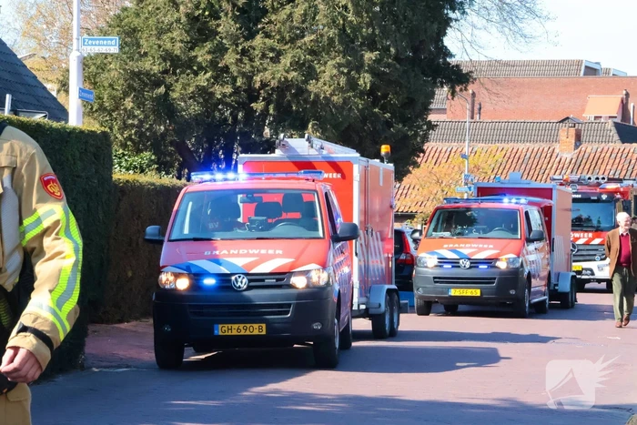 Brand op dak snel onder controle