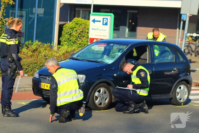 Voetganger aangereden op zebrapad door automobilist
