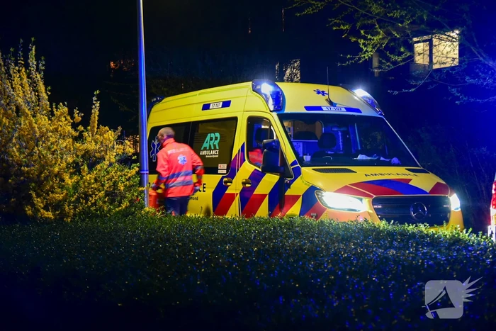 Hulpdiensten groots ingezet voor melding steekpartij, persoon zwaargewond
