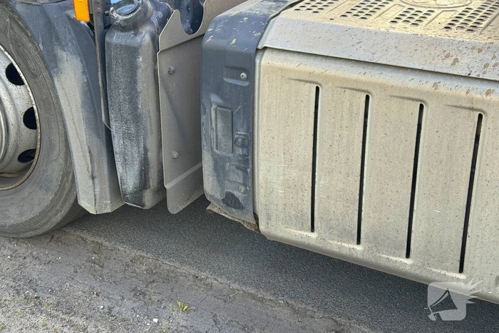 Vrachtwagen botst met auto doordat verkeerslichten niet werken