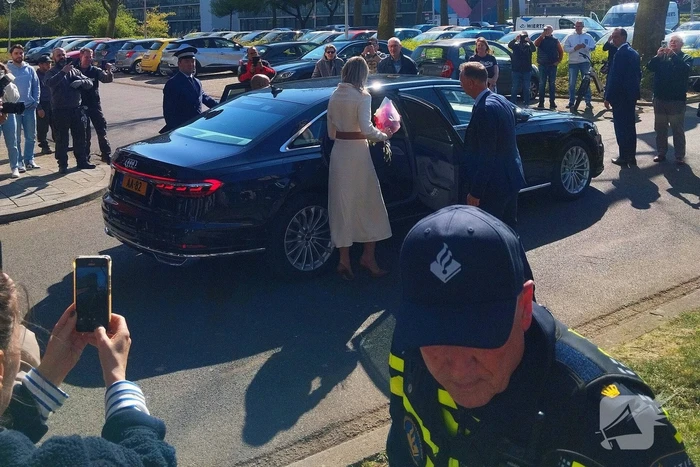 Koningin bezoekt stadsdeel Heerlerbaan voor gesprekken met inwoners en ondernemers