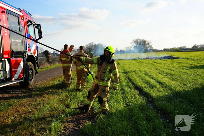 Snoeihout in vlammen, boom snel geblust