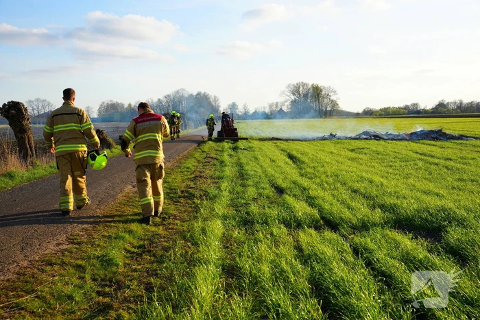 Snoeihout in vlammen, boom snel geblust