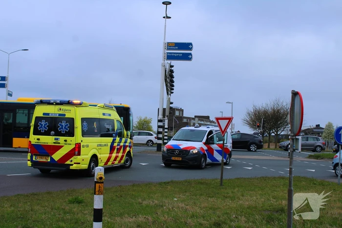Fietser en automobilist met elkaar in botsing