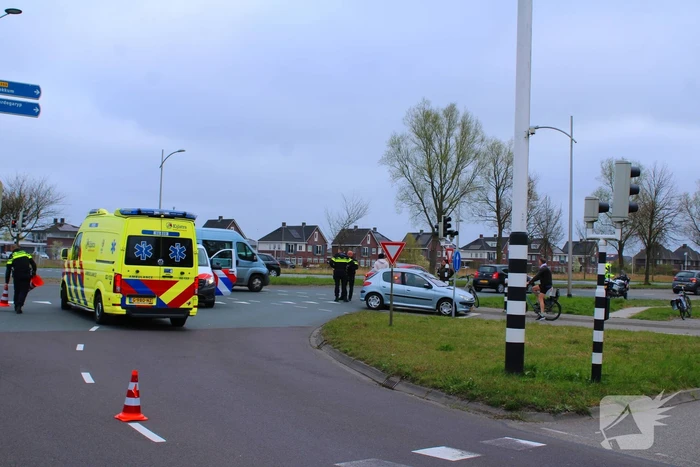 Fietser en automobilist met elkaar in botsing
