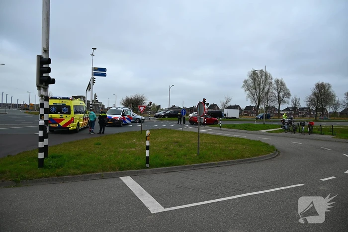 Fietser en automobilist met elkaar in botsing