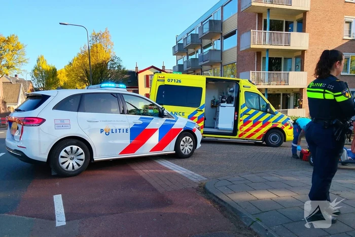 Automobilist ziet scootmobiel over het hoofd
