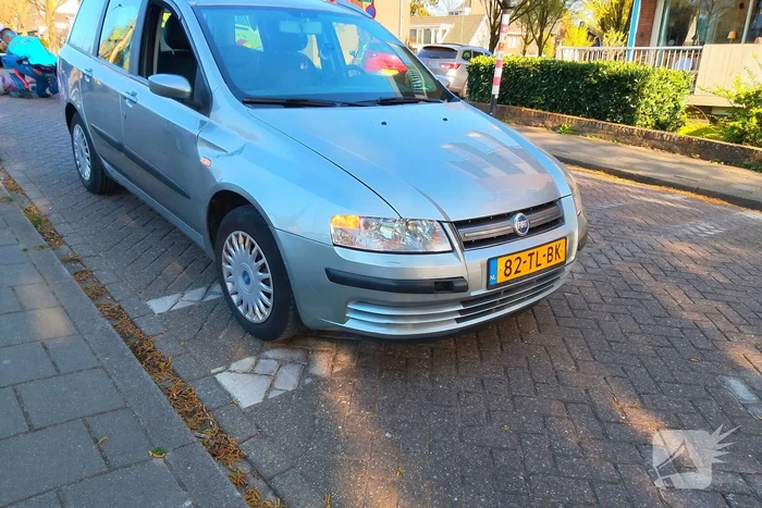Automobilist ziet scootmobiel over het hoofd