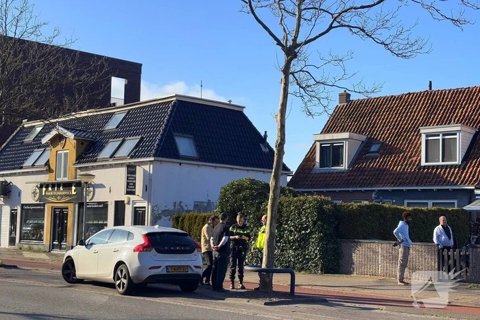 Fietser loopt hoofdwond op bij aanrijding met auto