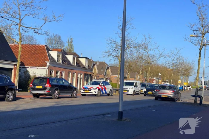 Fietser loopt hoofdwond op bij aanrijding met auto