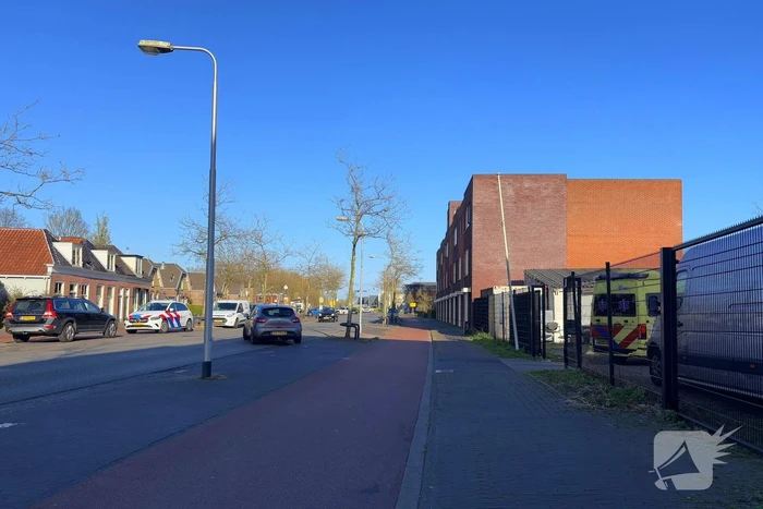 Fietser loopt hoofdwond op bij aanrijding met auto