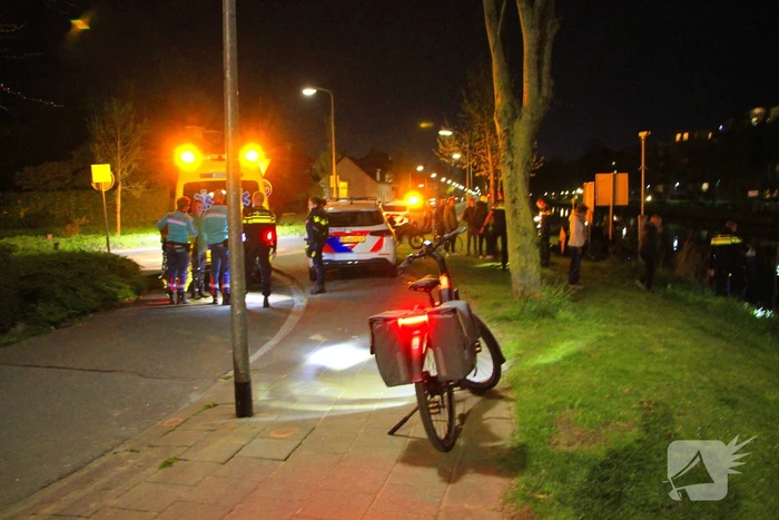 Beschonken fietser rijdt kanaal in