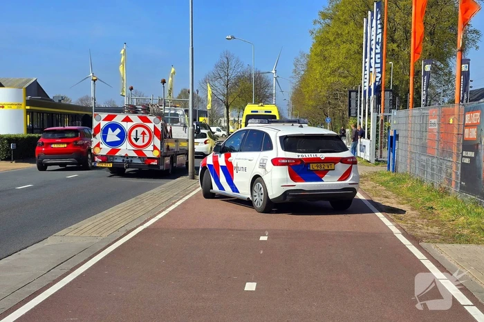 Dame op scooter aangereden door automobilist
