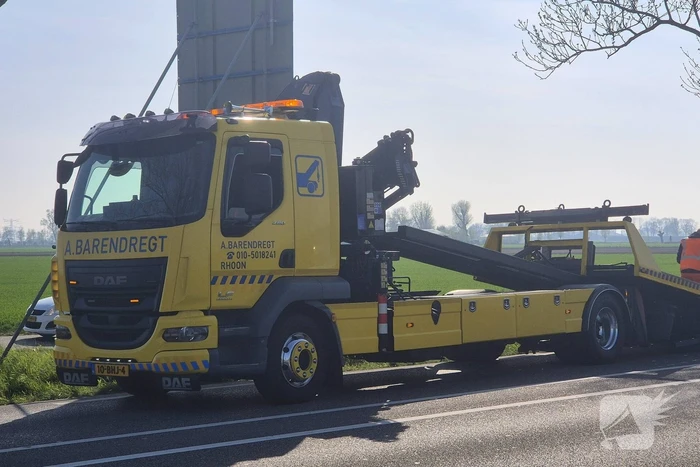 Kopstaart botsing tussen twee voertuigen