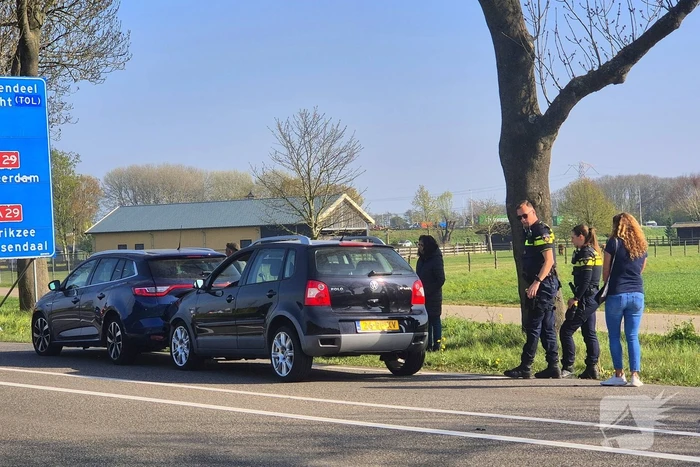 Kopstaart botsing tussen twee voertuigen