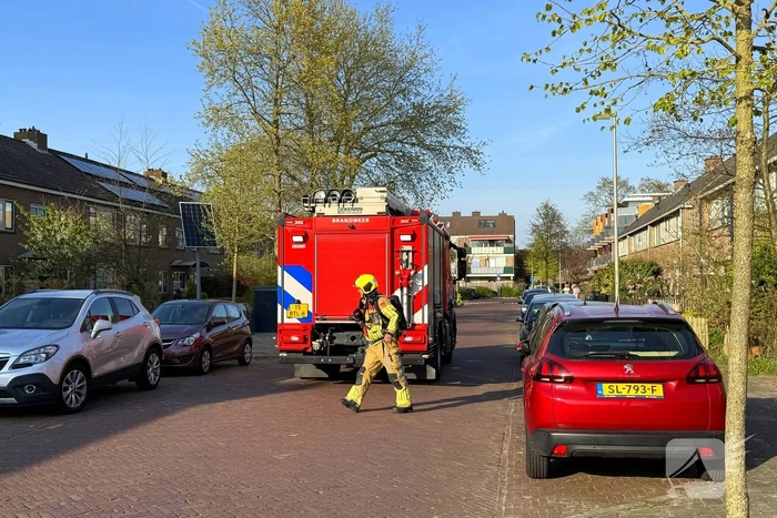 Man valt in slaap met pan op vuur