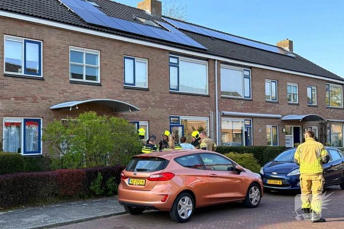 Man valt in slaap met pan op vuur