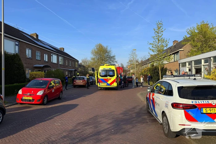Man valt in slaap met pan op vuur