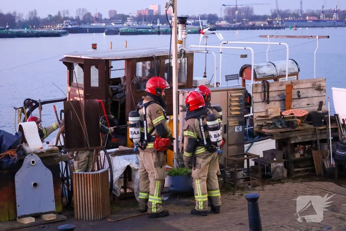 Aangebrande pizza aan boord woonschip zorgt voor grote inzet hulpdiensten