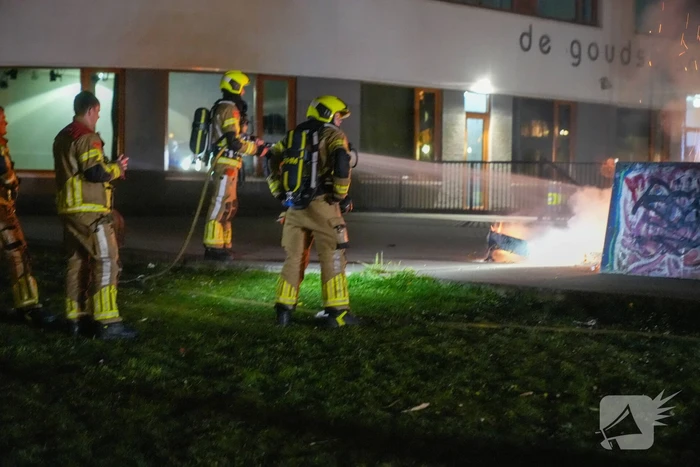 Bankstel in brand bij skatebaan