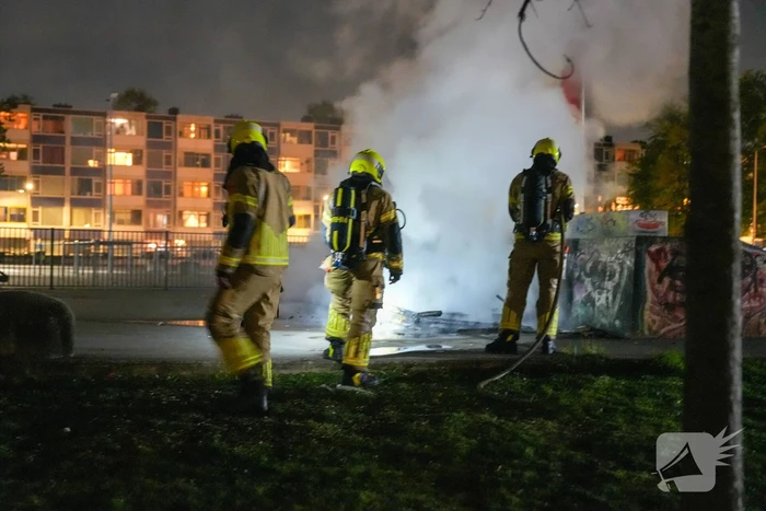 Bankstel in brand bij skatebaan