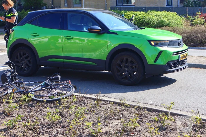 Fietser gewond bij botsing met auto