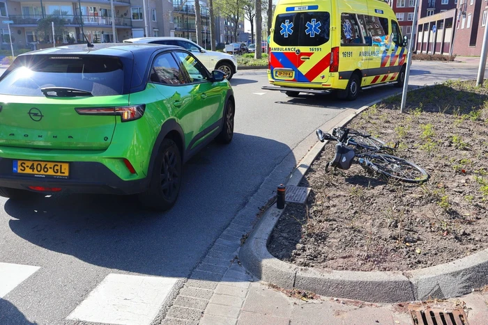 Fietser gewond bij botsing met auto