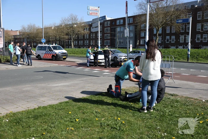 Scooterrijder geschept door auto