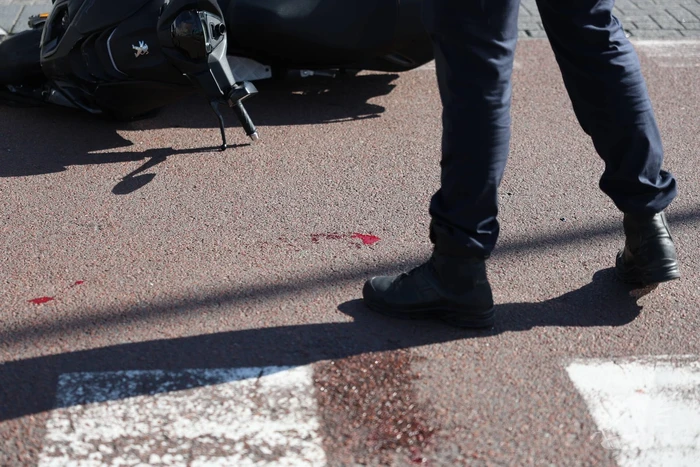 Scooterrijder geschept door auto
