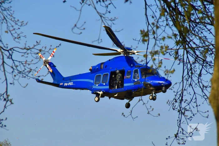 Verschillende hulpdiensten assisteren bij grote bosbrand