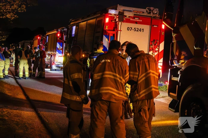 Verschillende hulpdiensten assisteren bij grote bosbrand