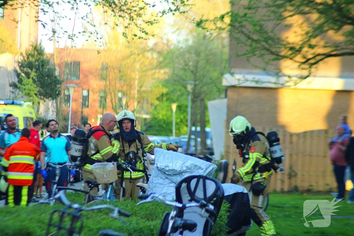 Rook stijgt op uit appartement