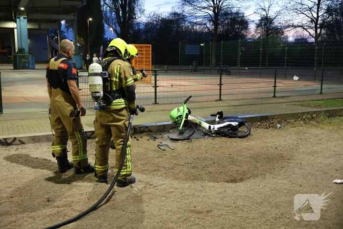 Huurfiets in brand gestoken