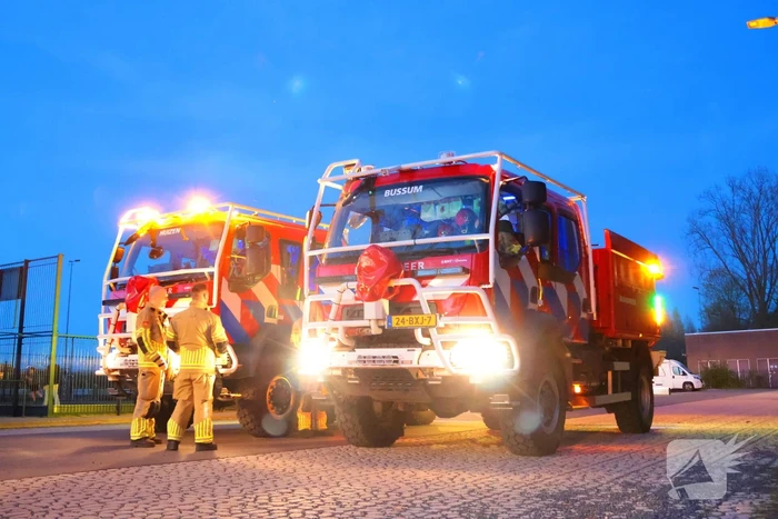 Brandweer groots ingezet voor brand in bos
