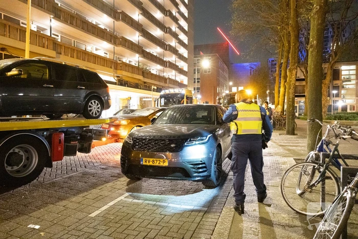 Bergingsbedrijf sleept voertuigen af in verband met marathon