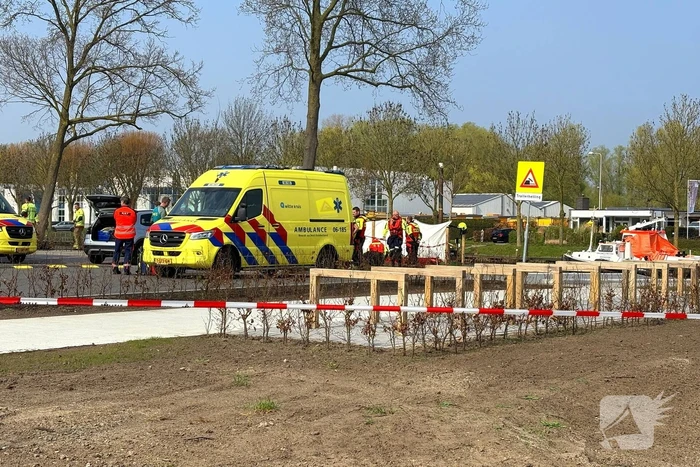 Persoon overleden na te water raken met auto
