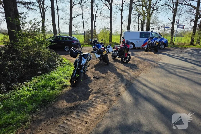 Motorrijder belandt in sloot na ongeval