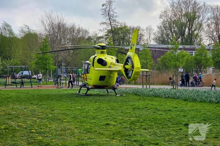 Traumateam assisteert bij medische noodsituatie