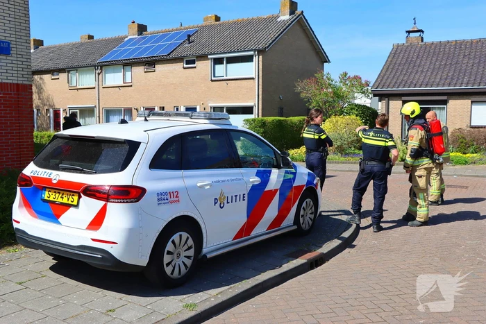 Brandweer verricht metingen na gaslucht