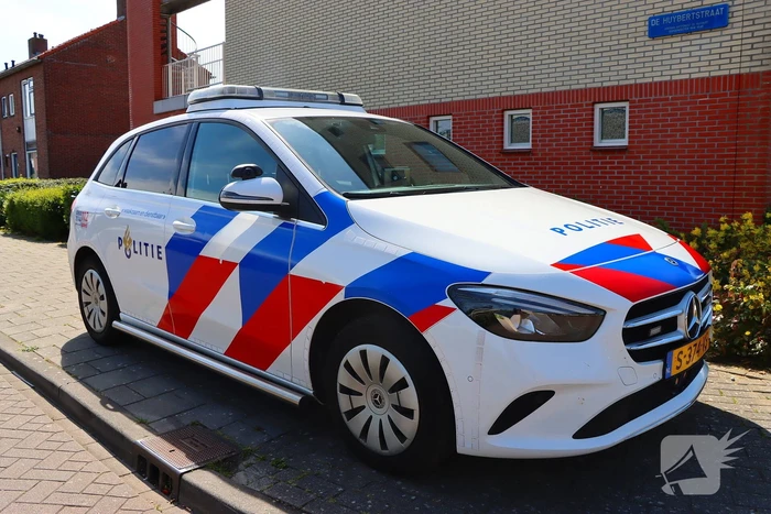 Brandweer verricht metingen na gaslucht