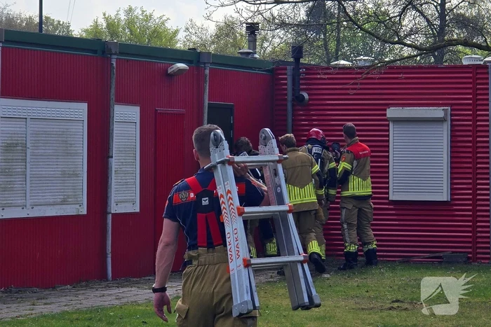 Brandweer forceert deur om pand binnen te komen