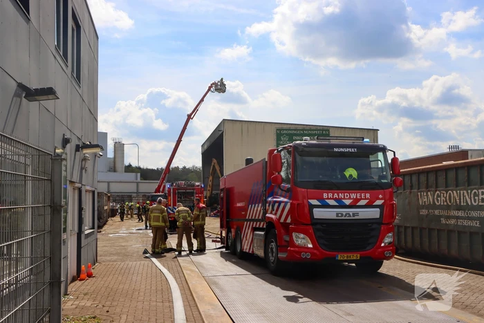 Veel rookontwikkeling bij brand bij recyclingbedrijf