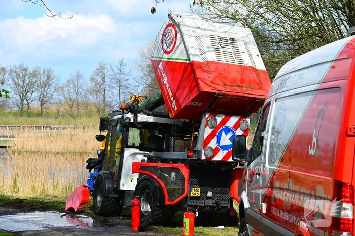 Brand in maaimachine snel onder controle