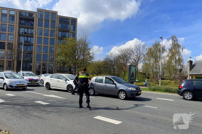Kopstaart botsing tussen twee voertuigen